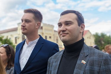 В Оренбурге прошел митинг-концерт #СвоихНеБросаем